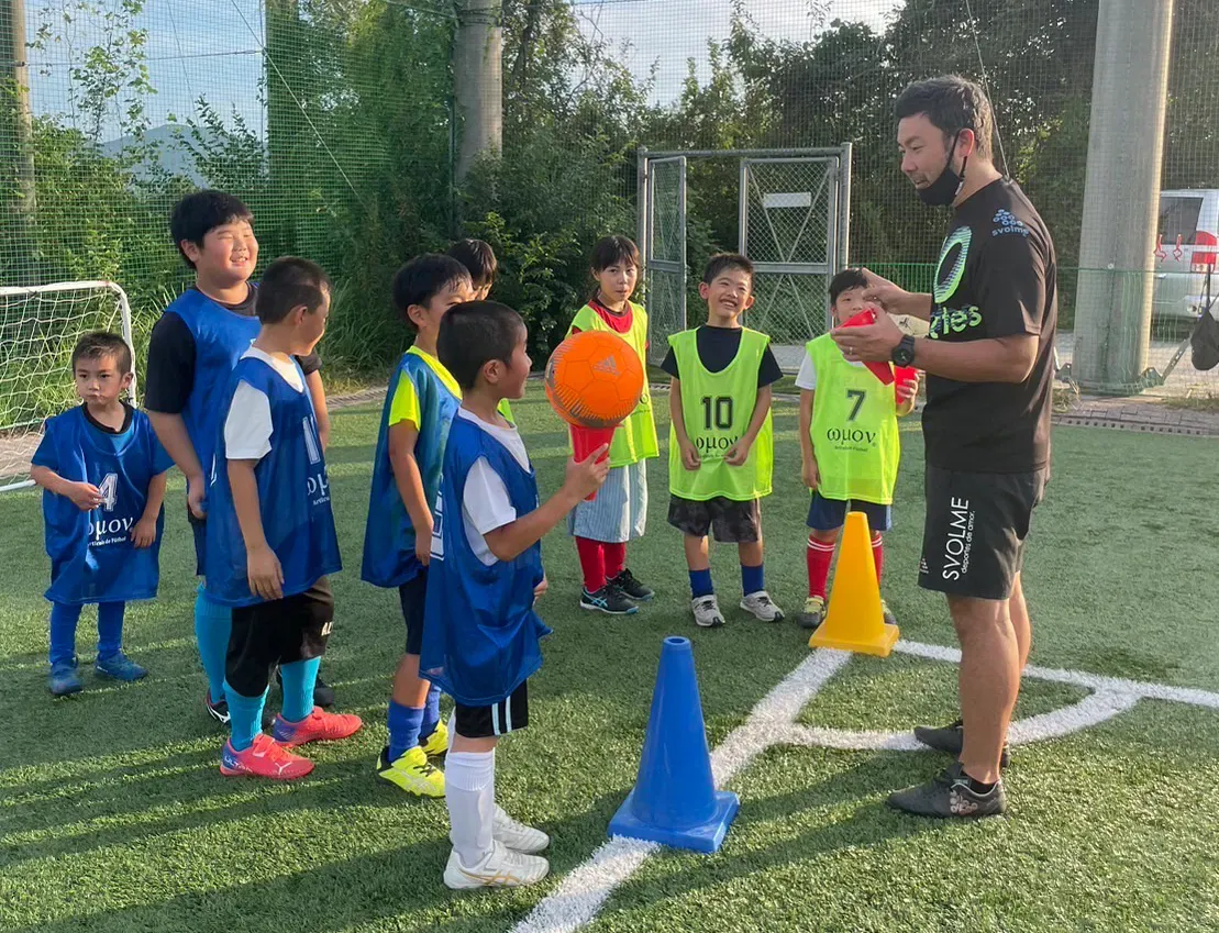 若きサッカー選手や全ての子どもたちに。 熱意と愛情あふれるトレーナー。 
