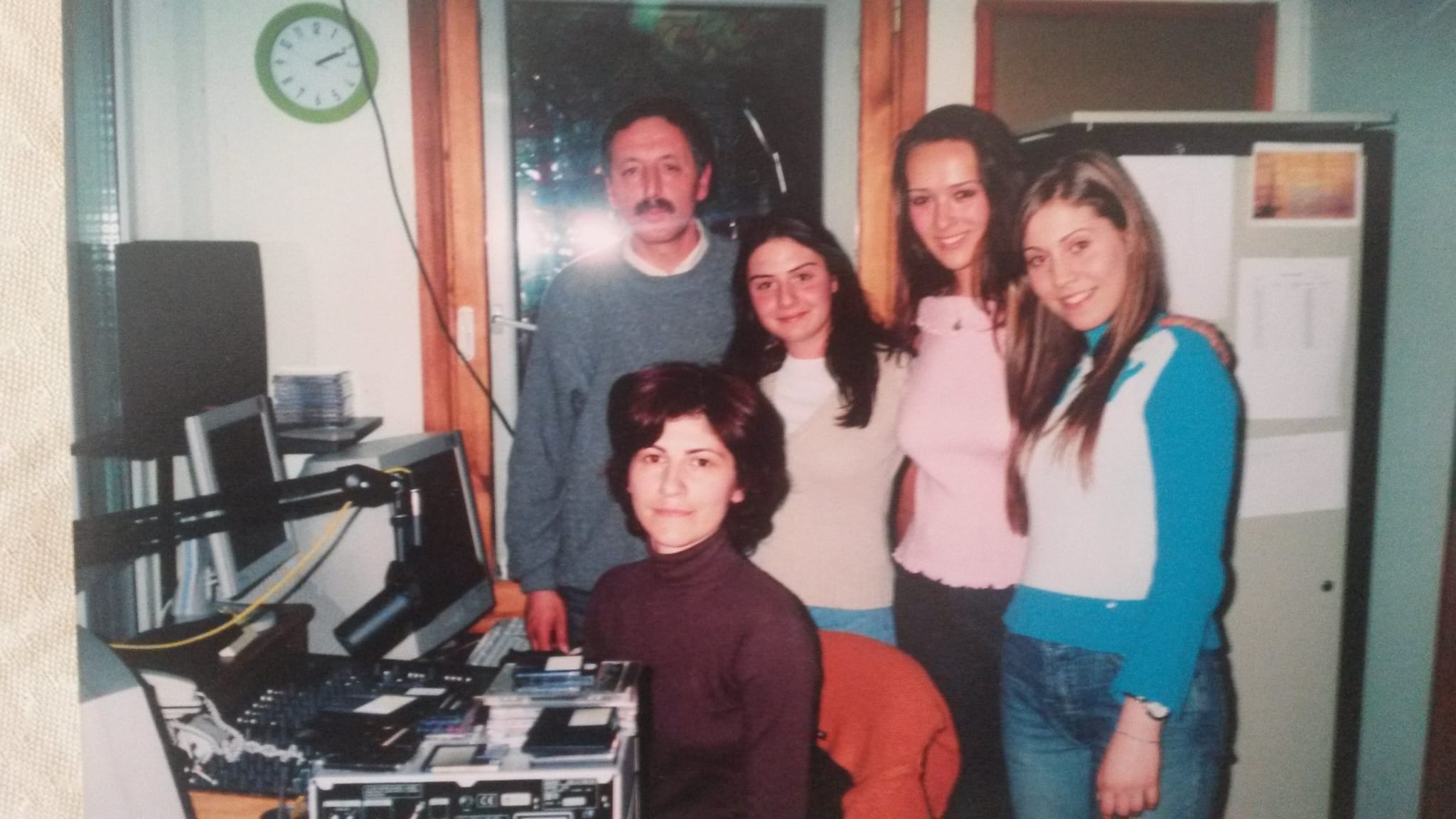Nusret Karaca öğrencileri Büşra,Güneş,Dilek ile Radyo Yayınında Konuklar.