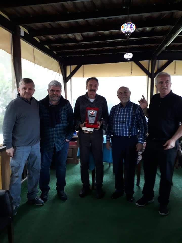 2018 Erhan Çipa Balat Fotoğrafları Yarışması 2.ödülünü paylaşan Nusret Karaca'ya plaket.
Erhan Çipa "Balat Konulu Fotoğraf Yarışması" ödülleri verildi.
https://share.google/oskdG7YZSmWtICebJ