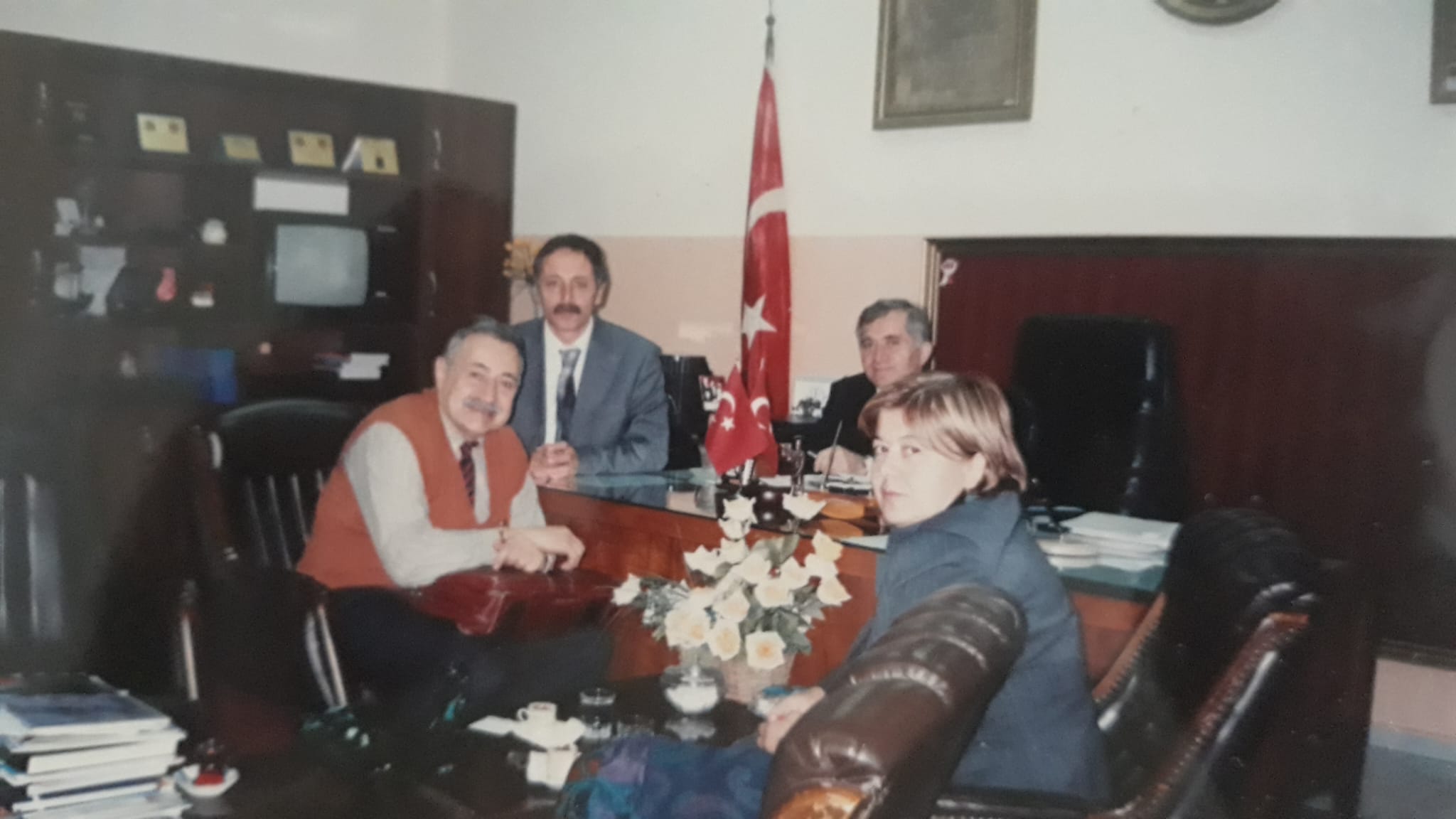 Prof Orhan Kural,Nusret Karaca,İbrahim Arısoy,Asiye Yavuz.
Kadıköy Kız Lisesi(İstanbul Kadıköy Lisesi)Söyleşi/İmza Gününde.