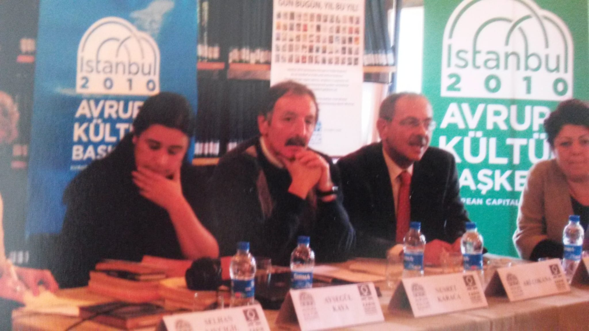 Fener Kadın Eserleri Kütüphanesi ve Bilgi Merkezi Vakfı
(Söyleşi-2010)
İstanbul 2010 Avrupa Kültür Başkenti Etkinlikleri İçinden