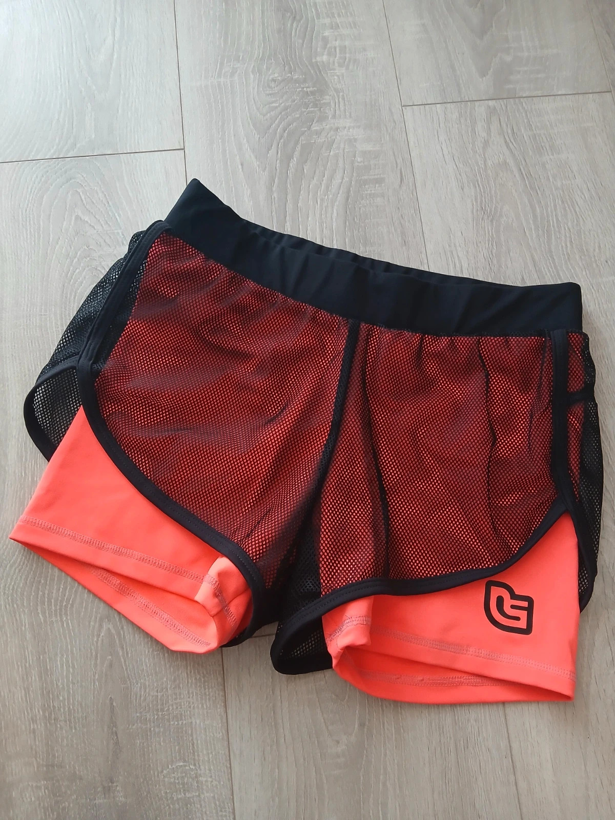 Neon színű sport rövidnaci S 1