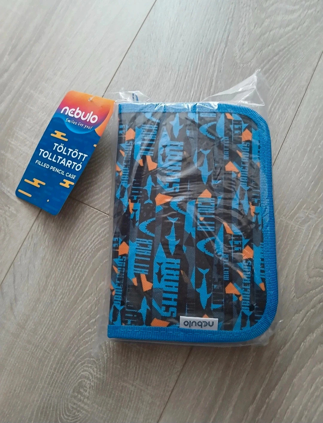 Back to school - Nebulo töltött cápás tolltartó 💙 #backtoschool #filledpencilcase 2