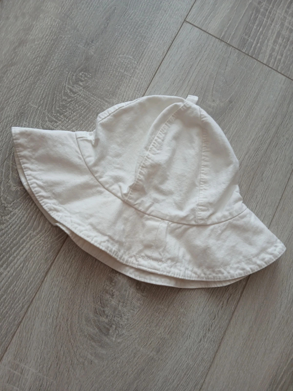 Fehér nyári gyerek sapka 1