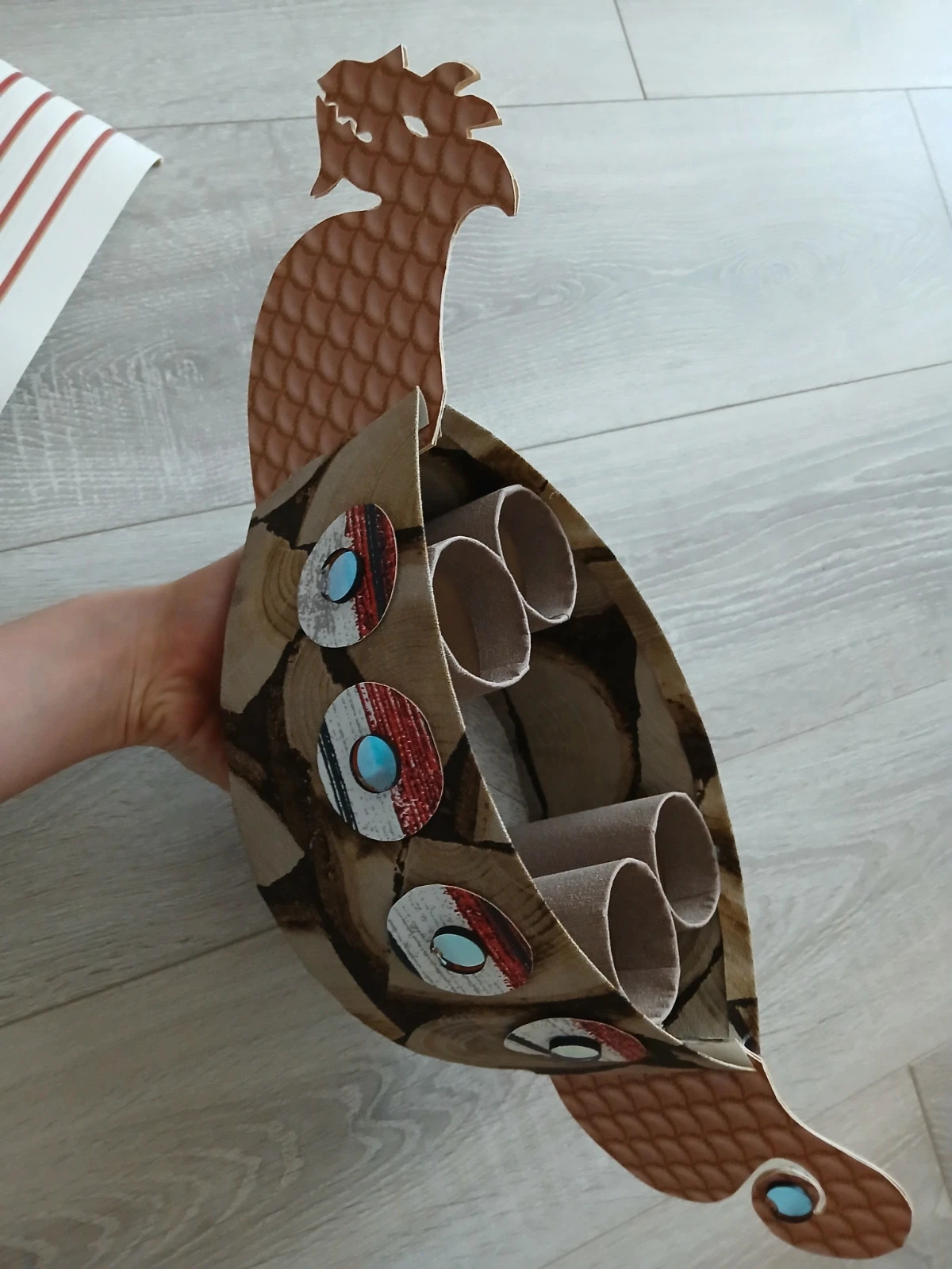 Különleges kézzel készült viking hajós ceruzatartó 3