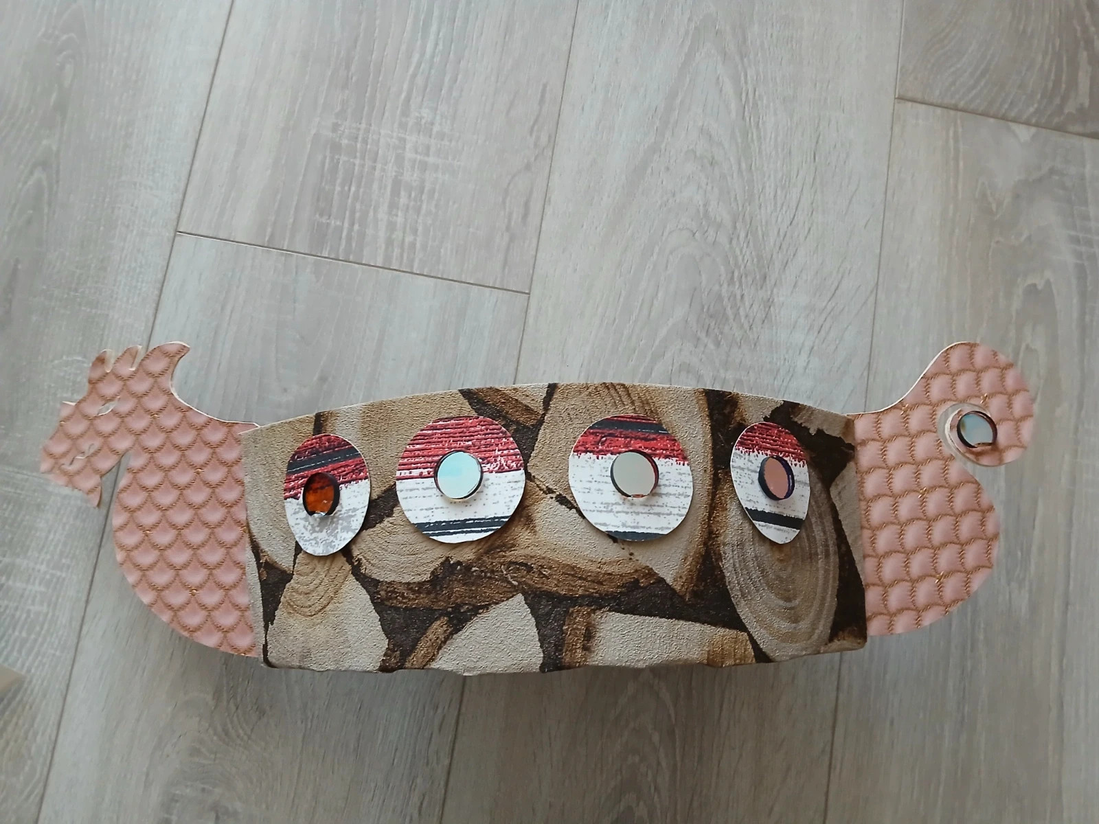 Különleges kézzel készült viking hajós ceruzatartó 2