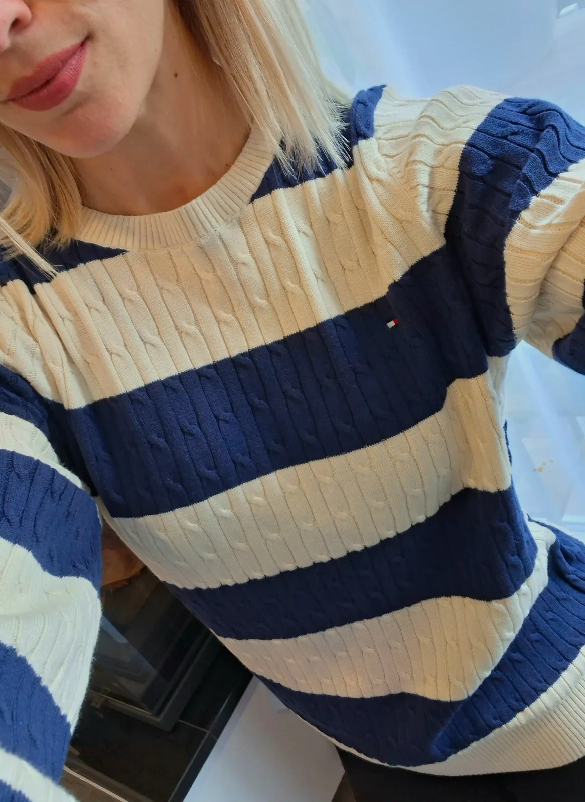 Tommy Hilfiger csavart-kötött pulóver 1