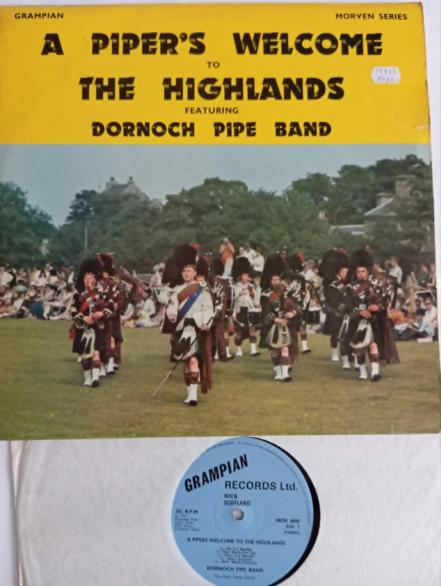 Dornoch Pipe Band - A Piper's Welcome To The Highlands (LP) 1