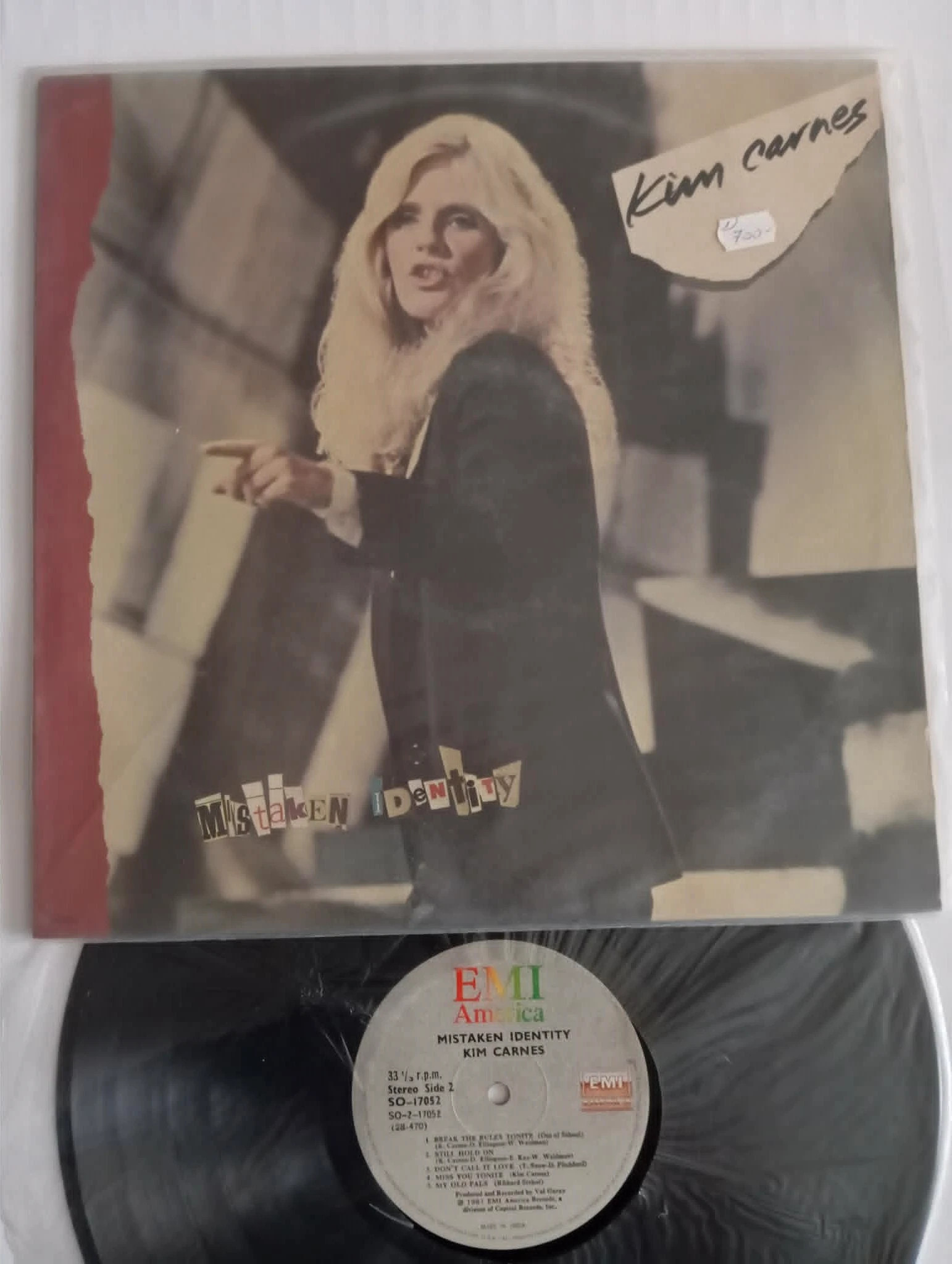 Kim Carnes - Mistaken Identity (LP, Album)(1p) 1