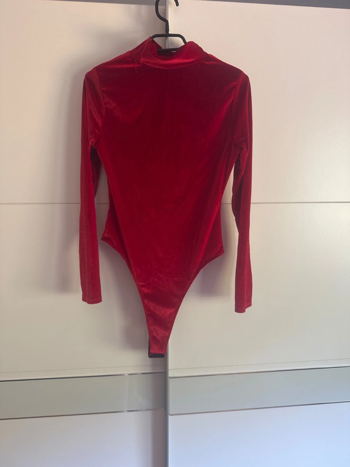 Csinos piros bársony body (S/M) 2