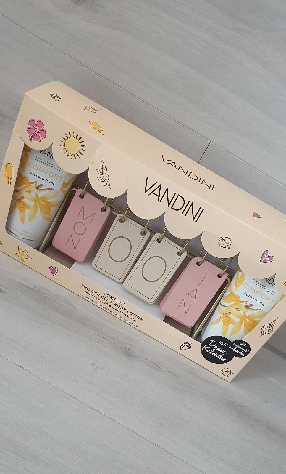Vandini ajándékszett öröknaptárral 1