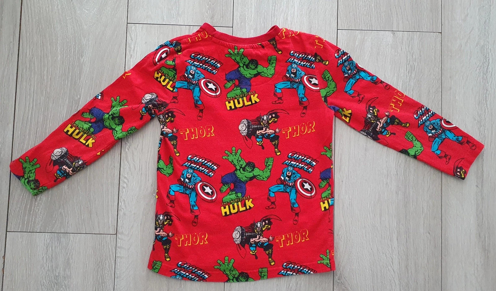 Marvel felső 4