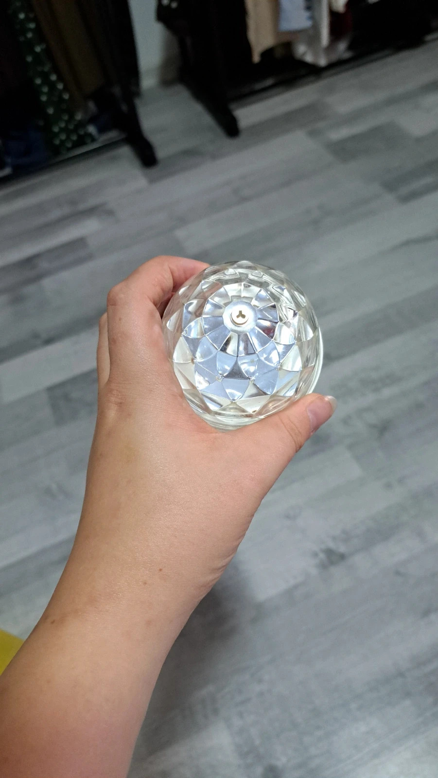Forgó RGB LED diszkógömb villanykörte (E27 foglalat) 2