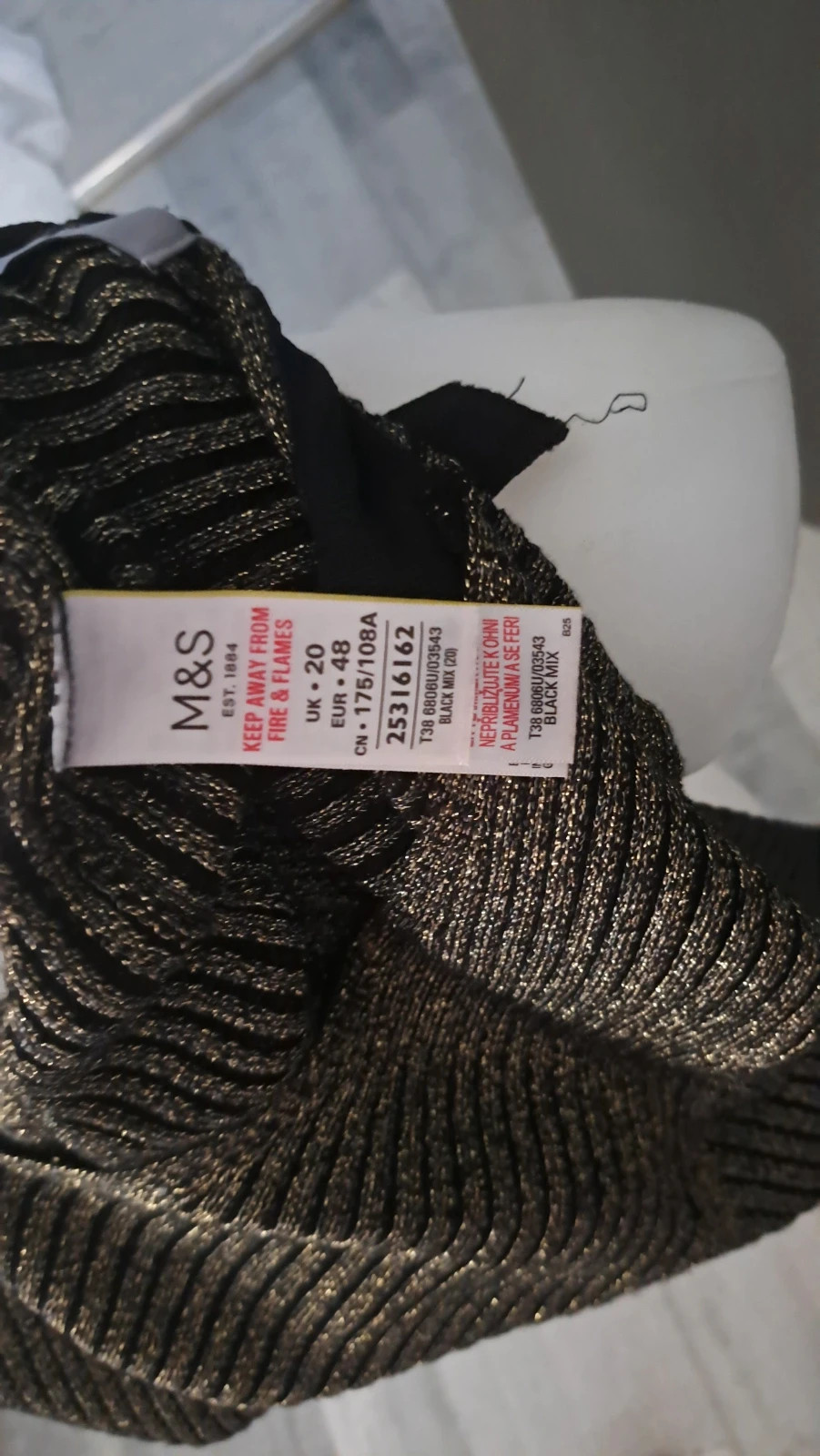 Cropp skinny fekete bőrnadrág+ M&S aranyszállal csillogó kötött felső szett S-M méretre 3