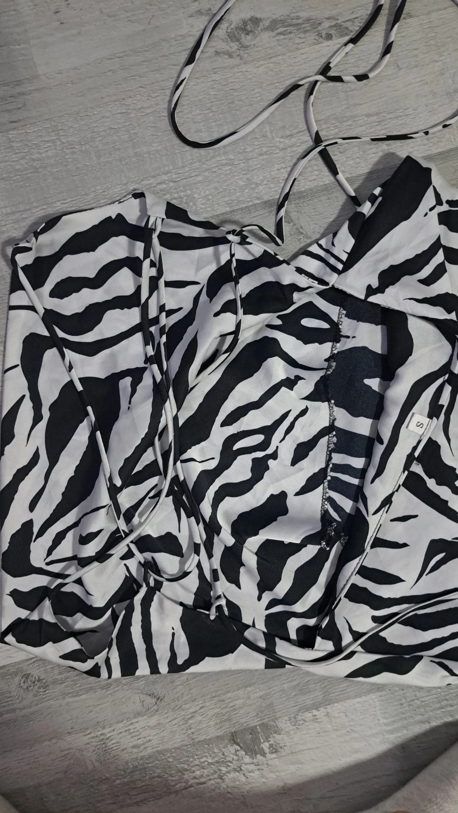 Zebra mintás maxiruha nyitott háttal 2