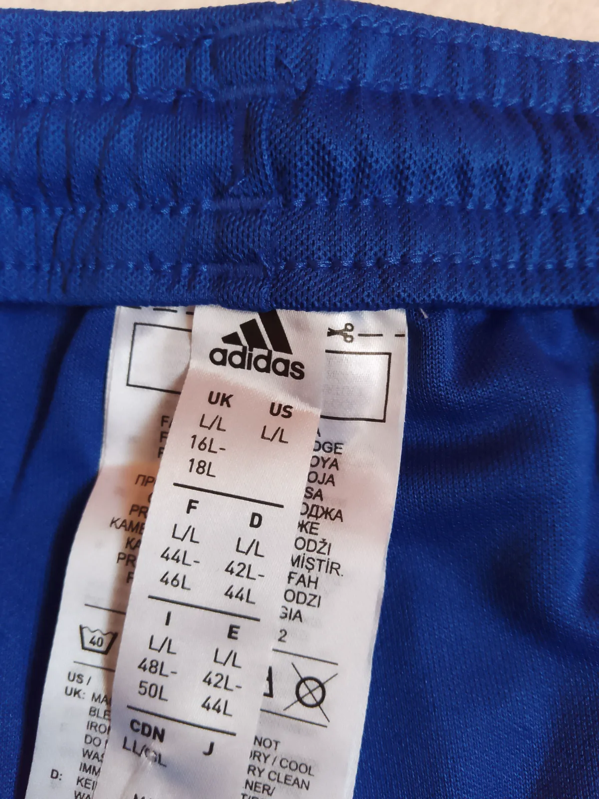 Adidas L női rövidnadrág 3