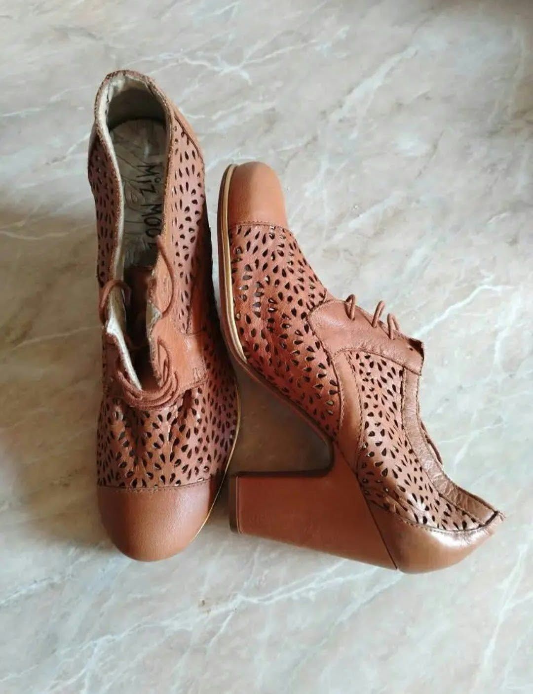 Women's shoes