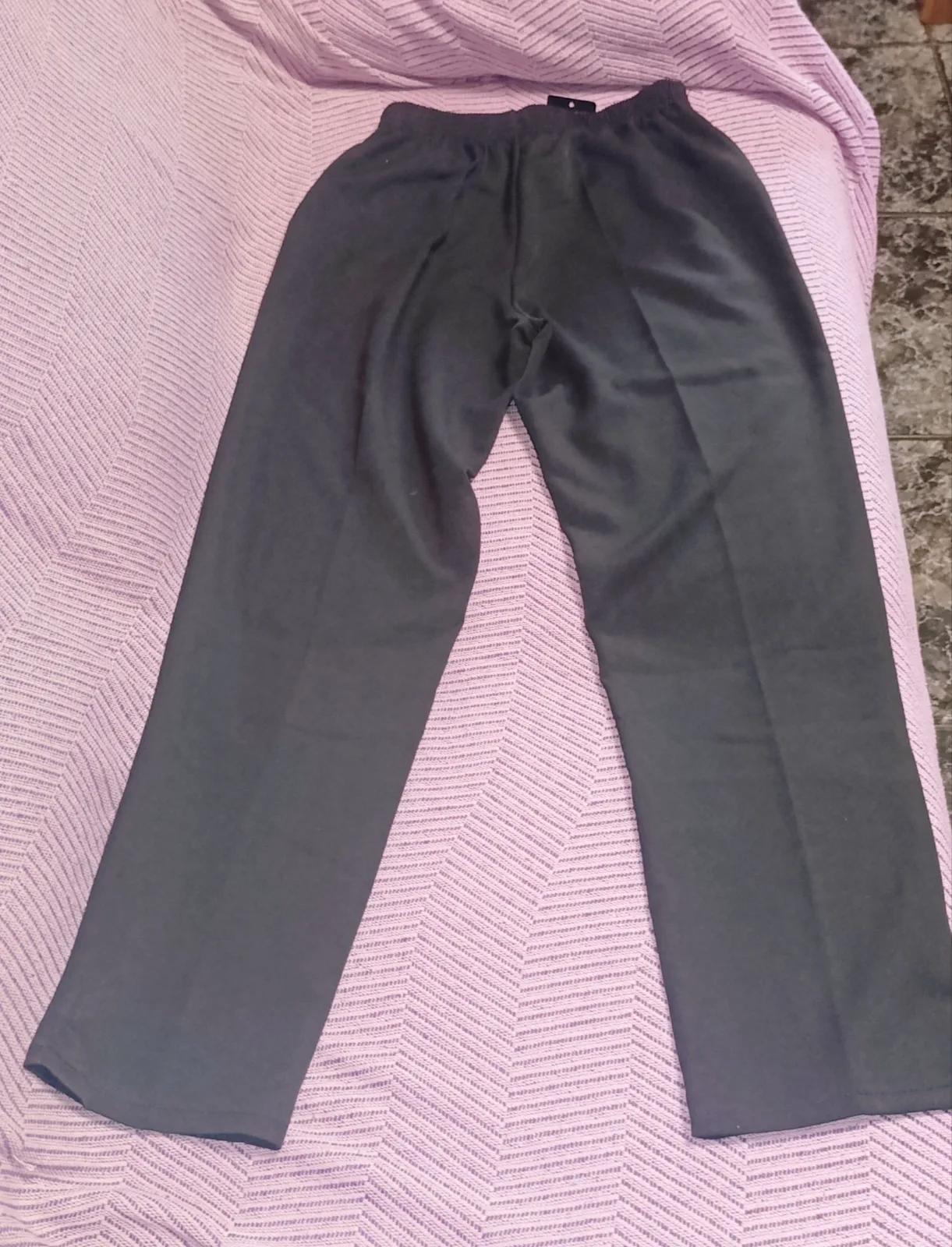 Pantalón de mujer gris oscuro clásico 1