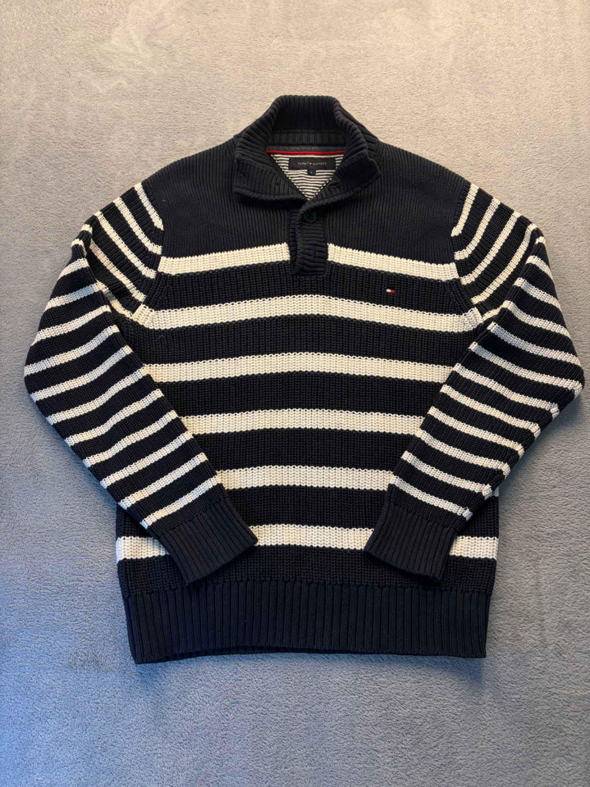 Tommy Hilfiger fehér sötétkék púlóver 1