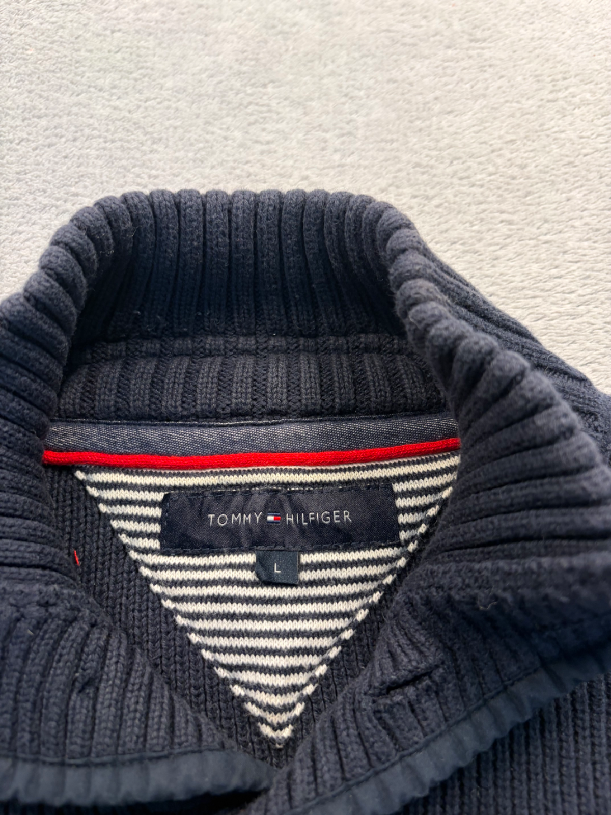 Tommy Hilfiger fehér sötétkék púlóver 3