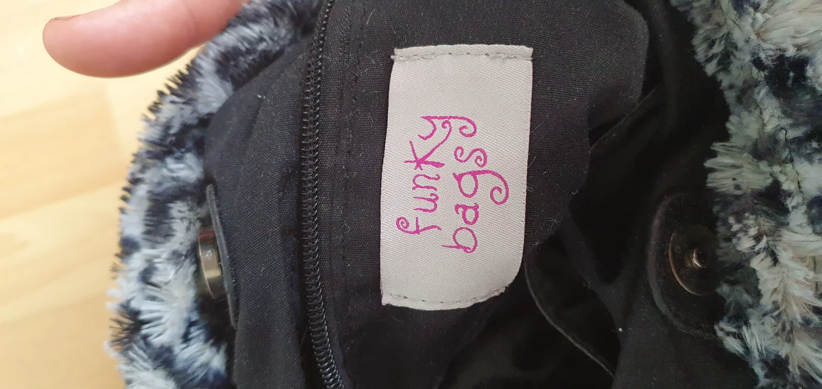 Táska 3