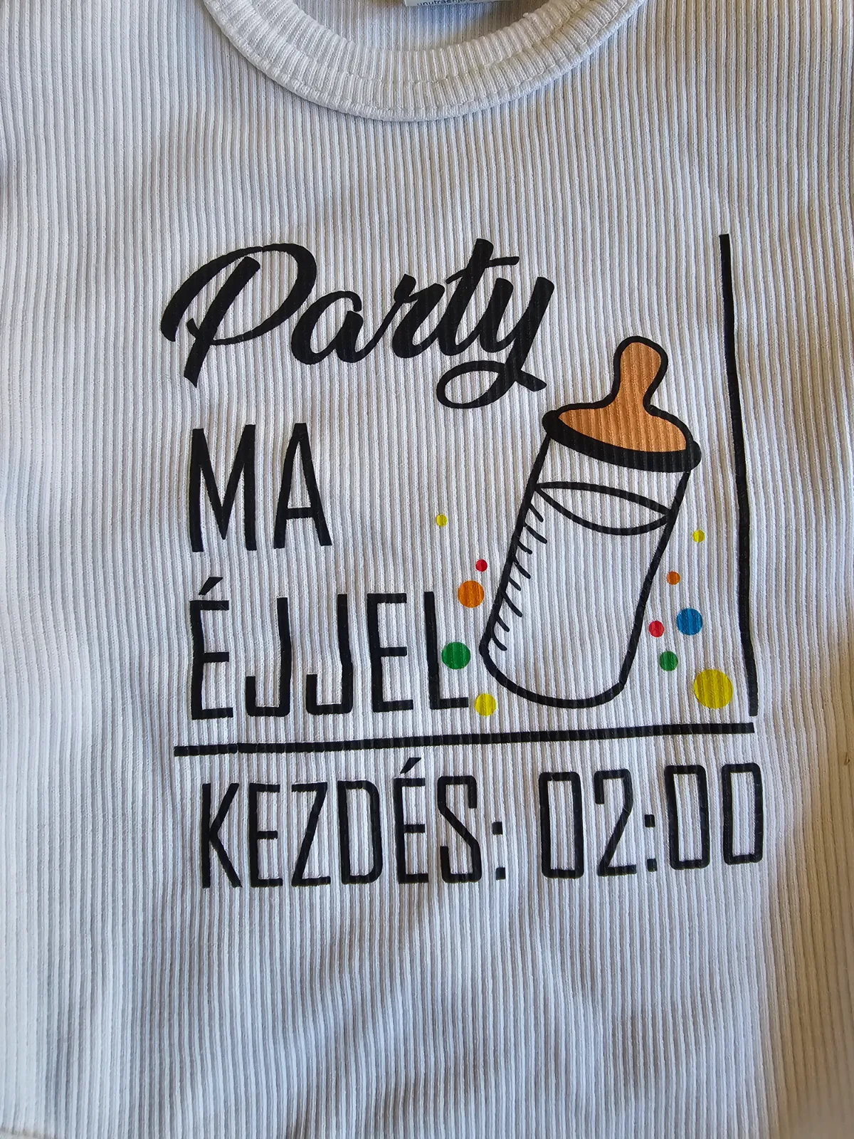 Unisex body felirattal 3
