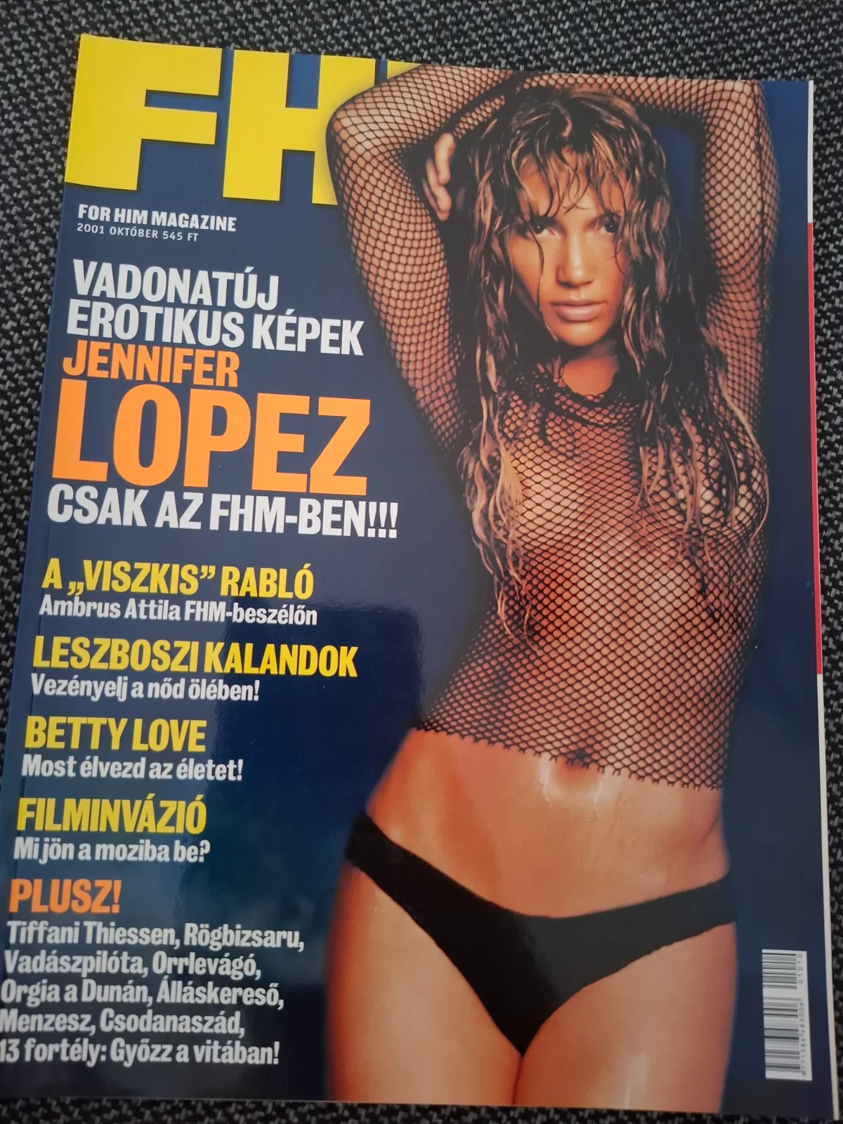 FHM Magazine 2001 október - Jennifer Lopez 1