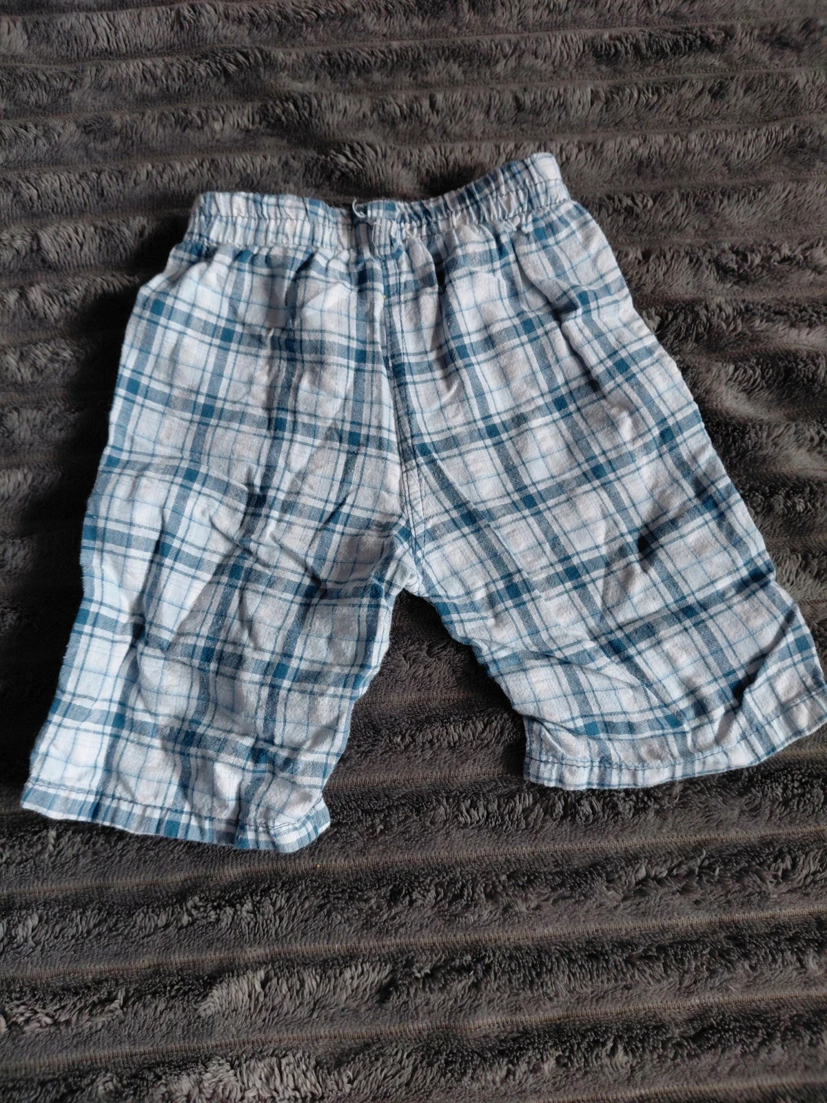 62-es fehér-kék kockás rövidnadrág 4