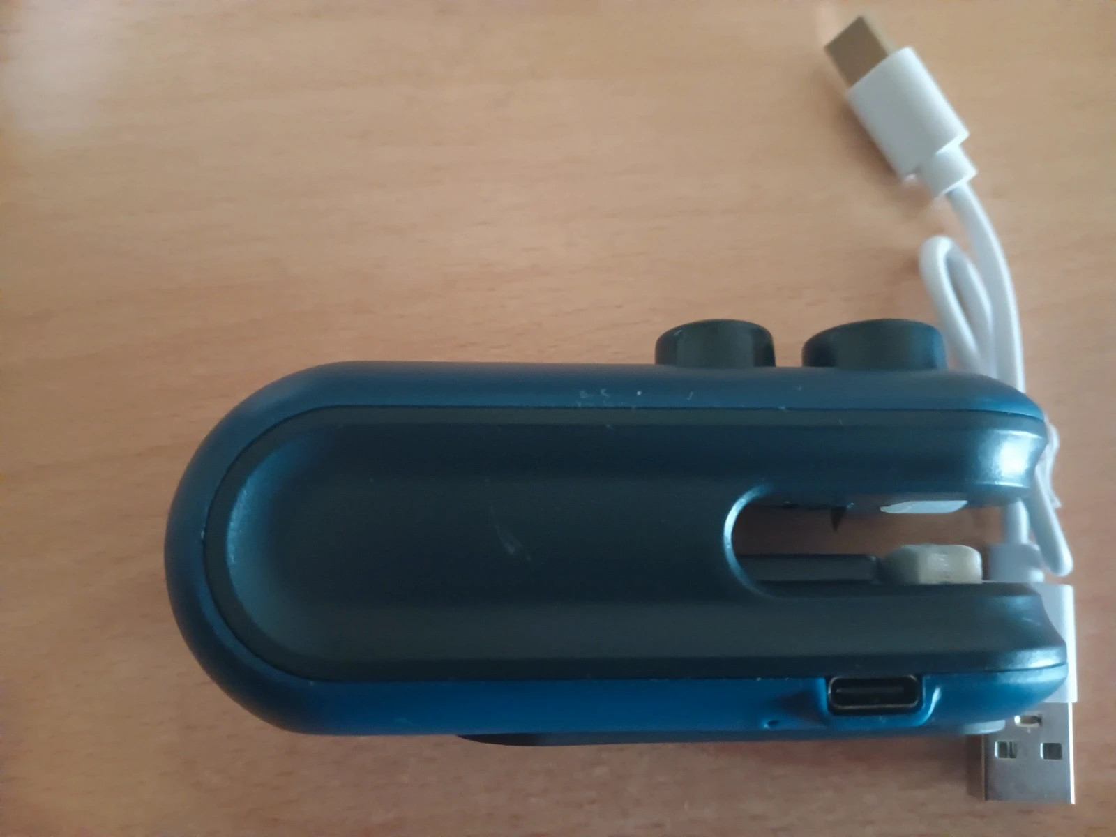 Mini hordozható elektromos vákuumzáró és zacskó bontó készülék 2