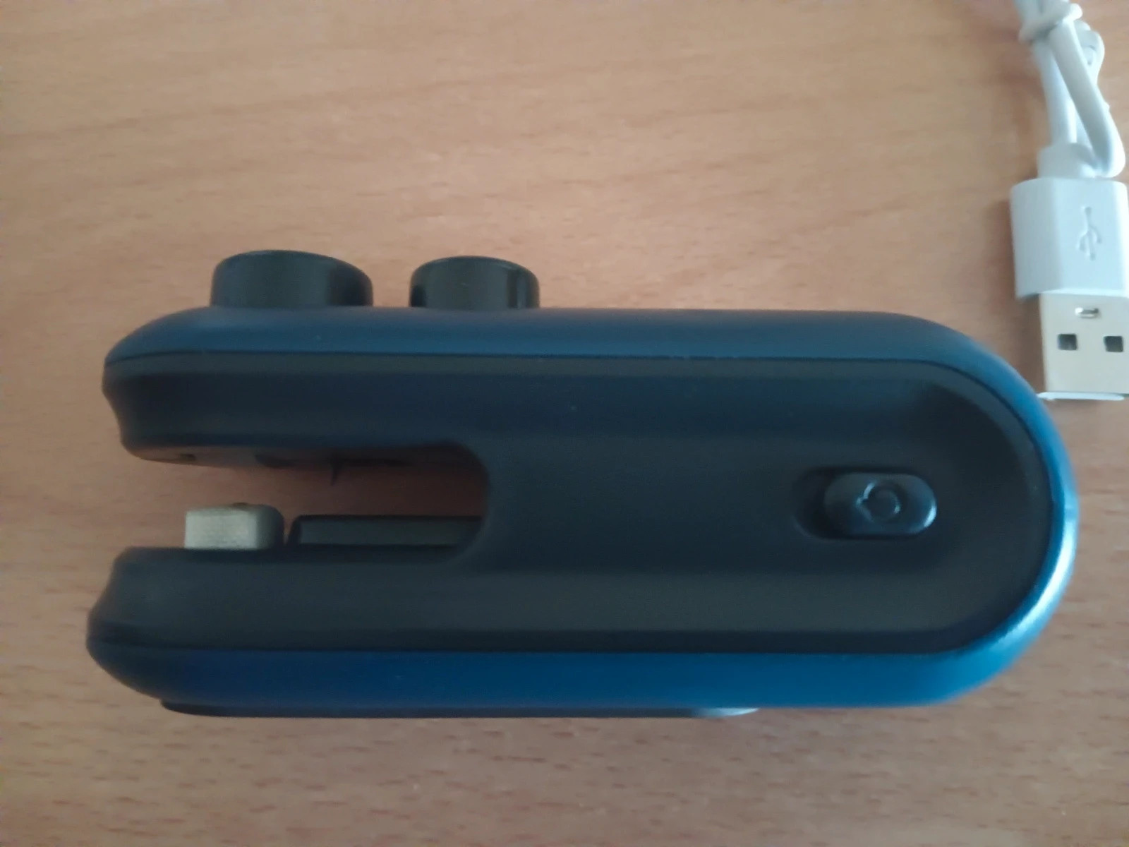 Mini hordozható elektromos vákuumzáró és zacskó bontó készülék 1