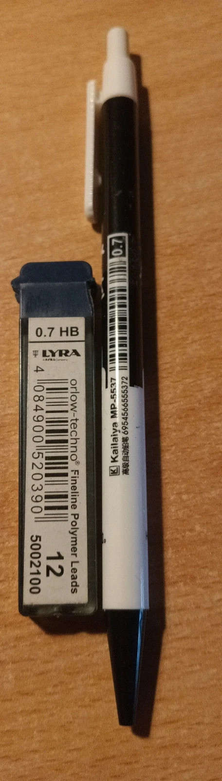 0.7-es rotring ceruza HB-s hegyekkel 1