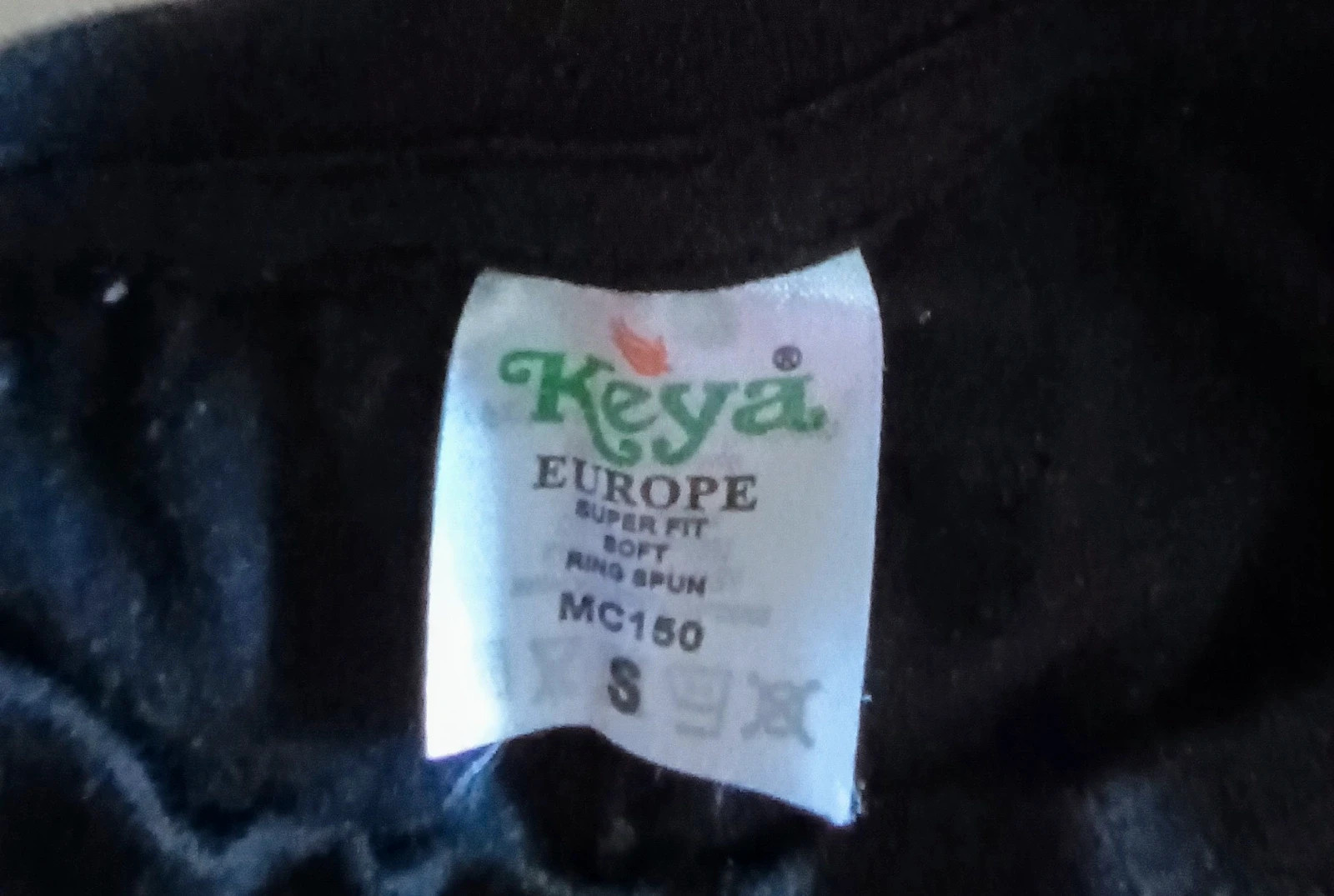 Kedvenc Kereskedőház Zrt-s fekete póló 3
