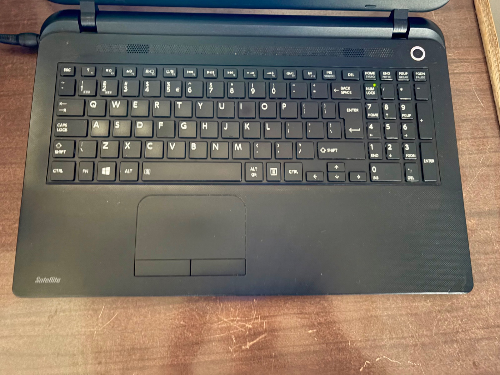 Toshiba Satellite C50-B-14H laptop 2