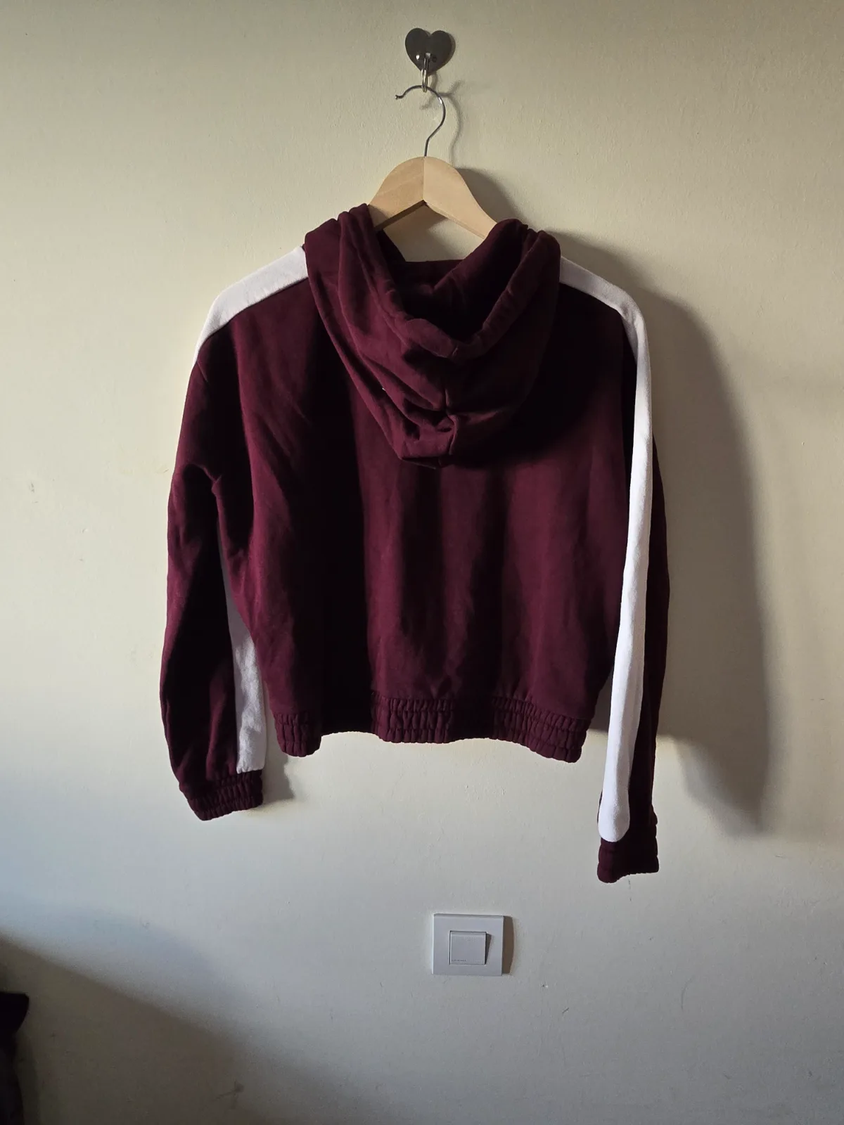 Sudadera Lefties con capucha bicolor burdeos y blanco talla M 3