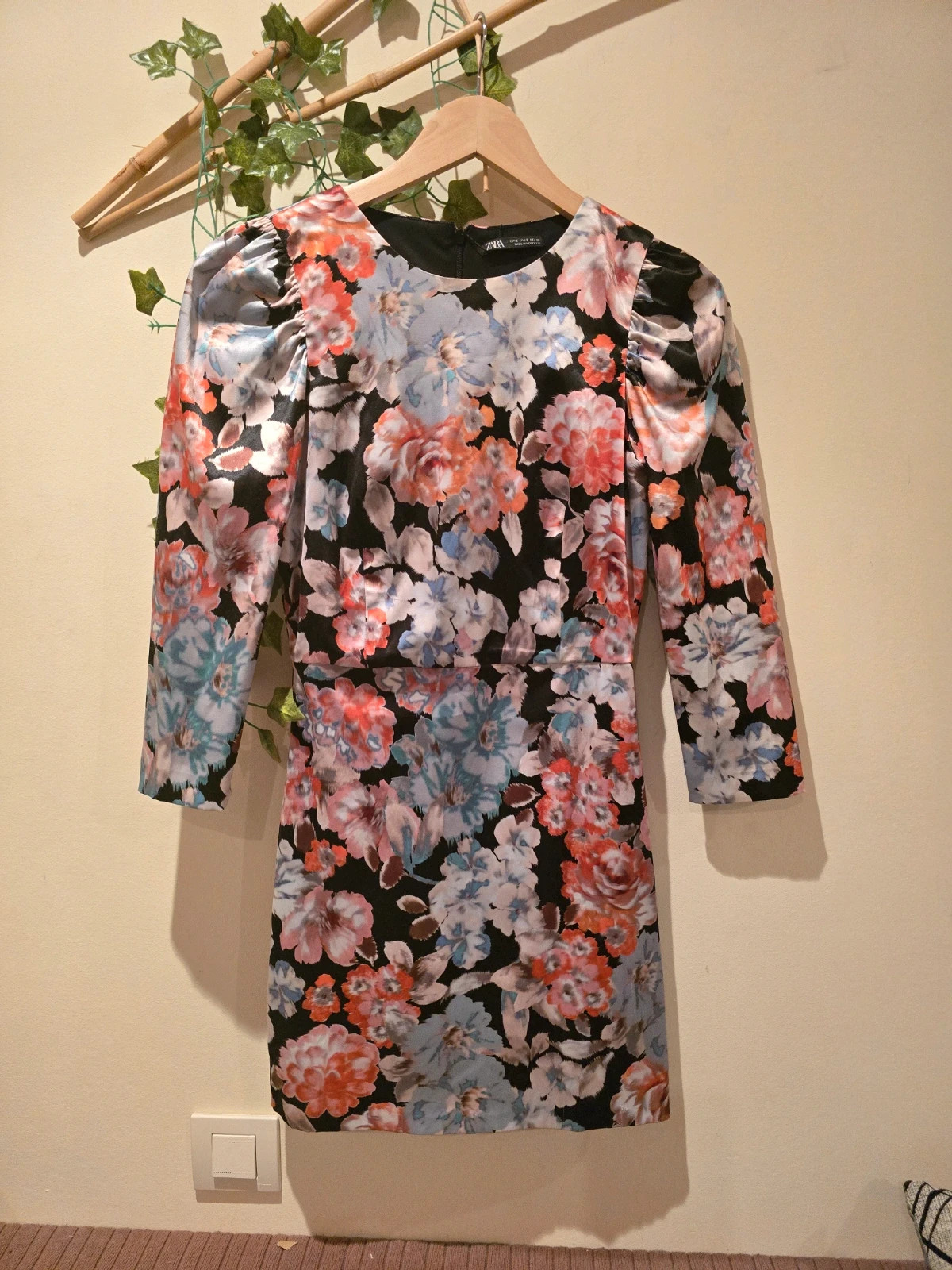 Vestido floral satinado de Zara-Talla S-Nuevo! 1