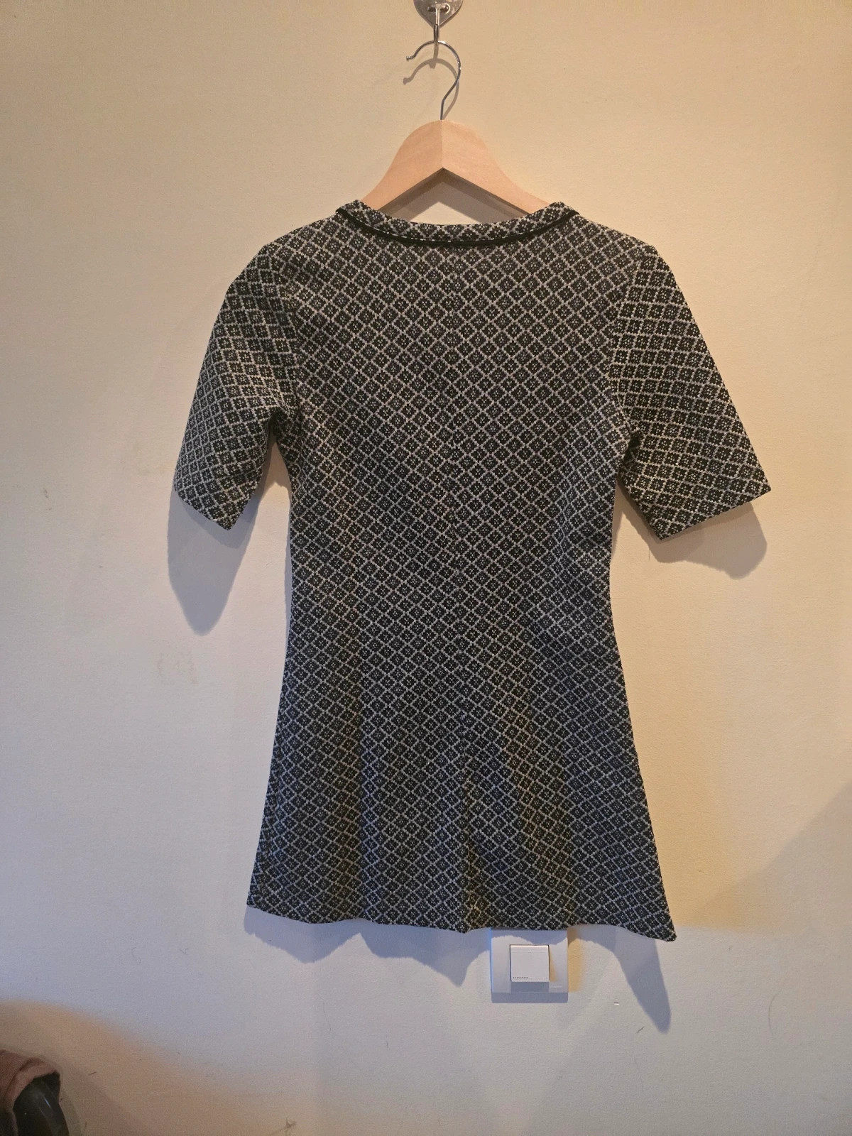 Vestido corto jacquard geométrico con hilo metalizado Stradivarius-talla S 2