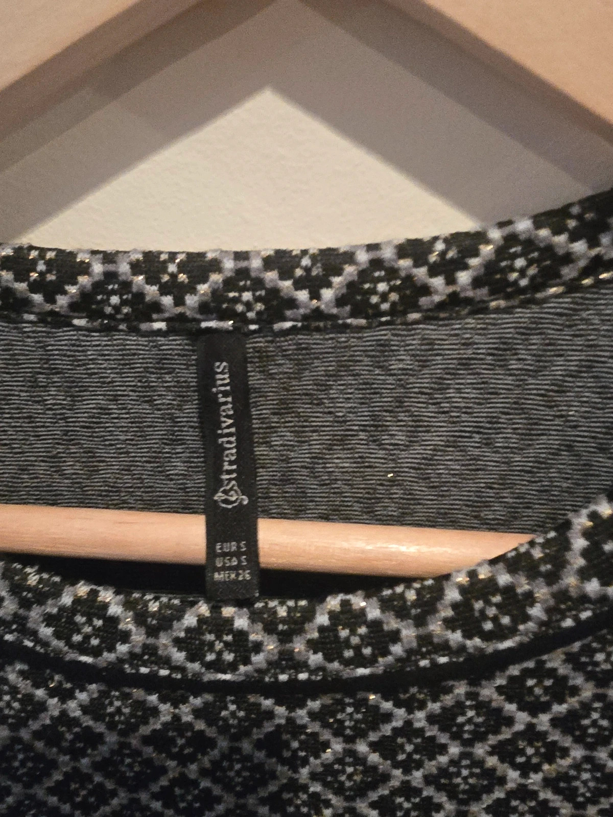 Vestido corto jacquard geométrico con hilo metalizado Stradivarius-talla S 3