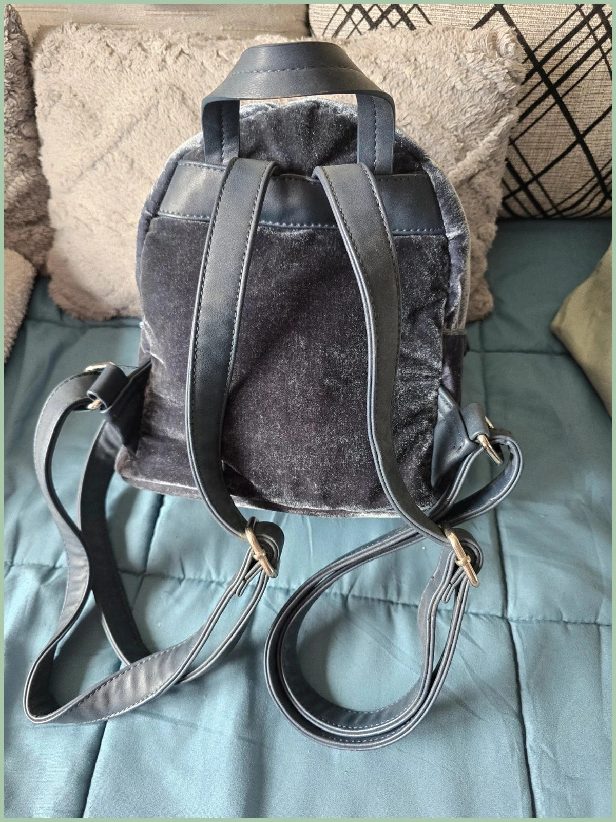 Mochila pequeña de terciopelo gris/gris marengo - Pull & Bear (Muy buen estado) 2
