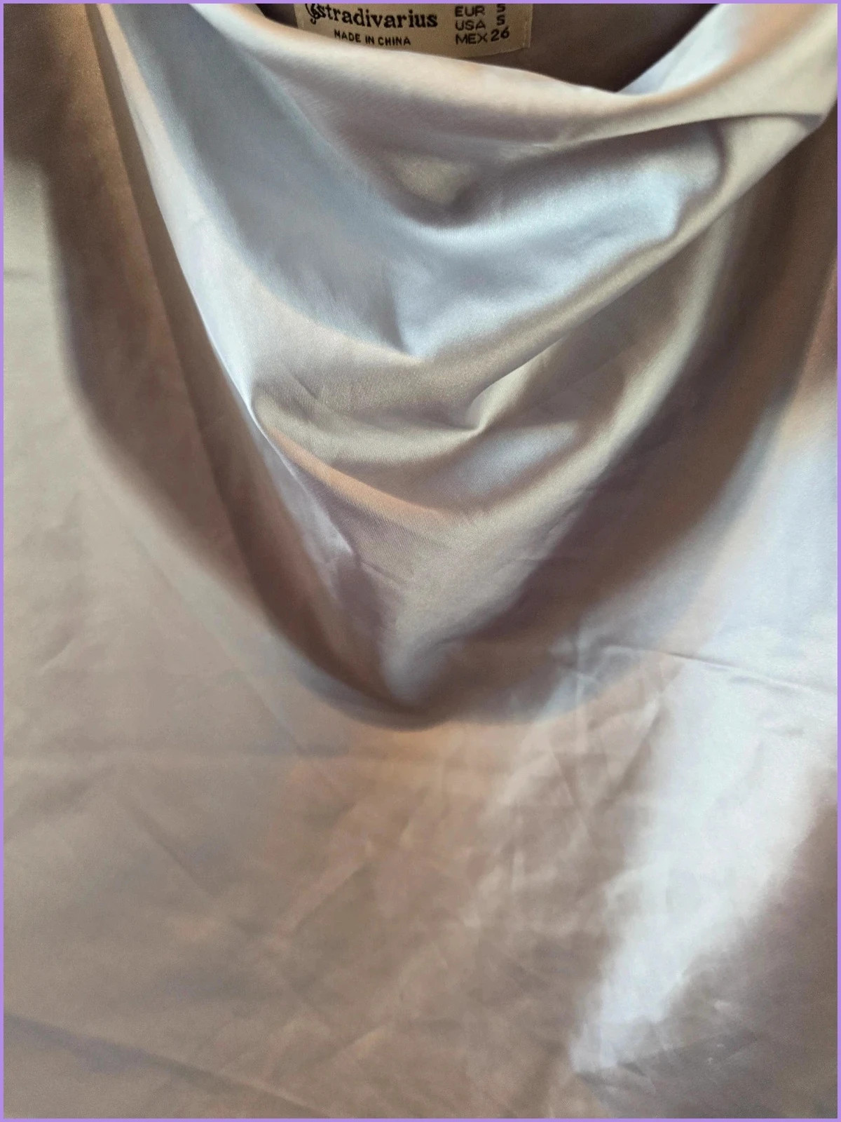 Top satinado gris azulado de Stradivarius-talla S-estado perfecto 3