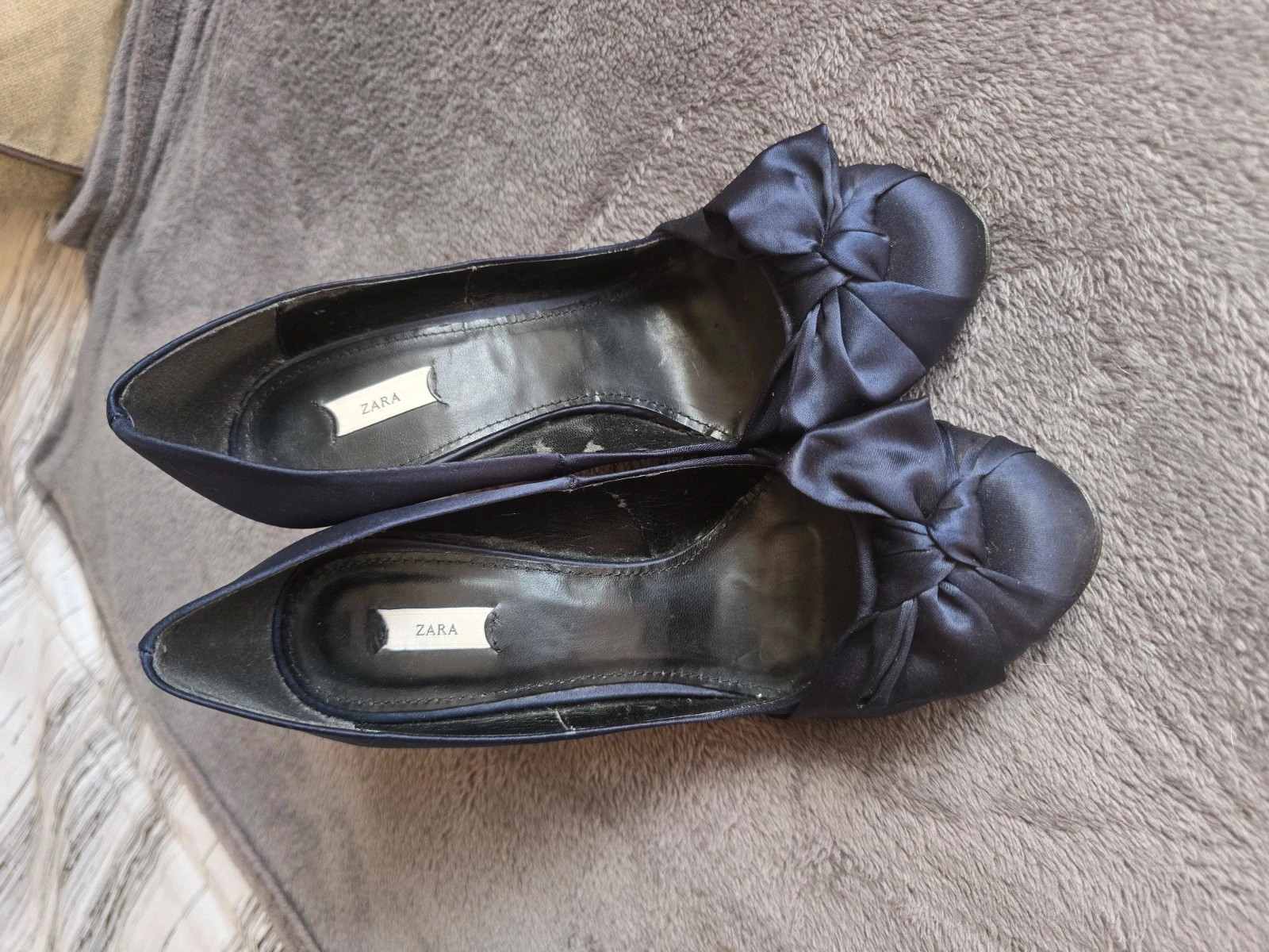 Zapatos stikettos de raso azul con lazo de Zara-talla 38 2