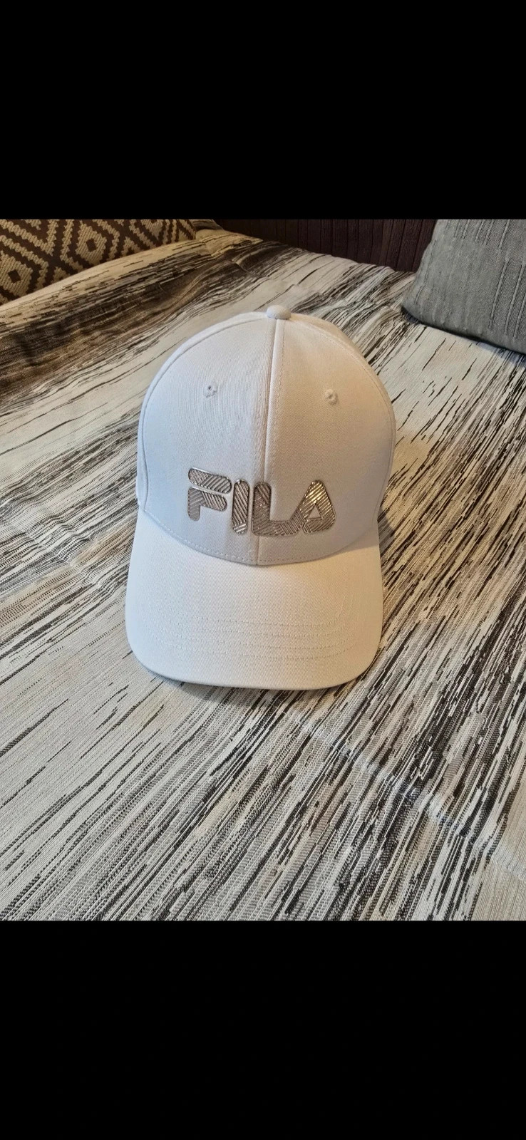 Gorra Fila Blanca - Logo Plateado - Talla Única (Buen estado) 1