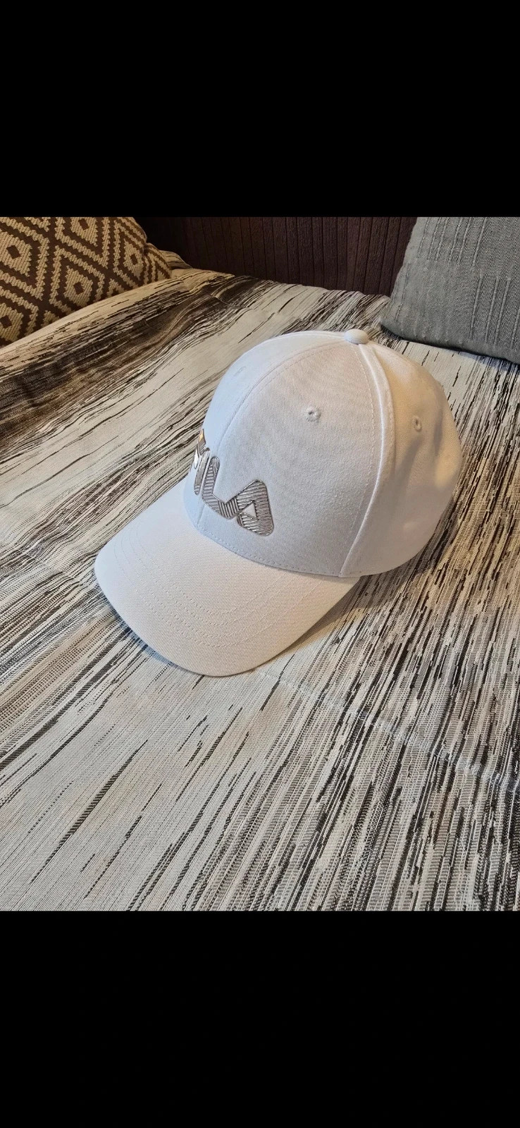 Gorra Fila Blanca - Logo Plateado - Talla Única (Buen estado) 2