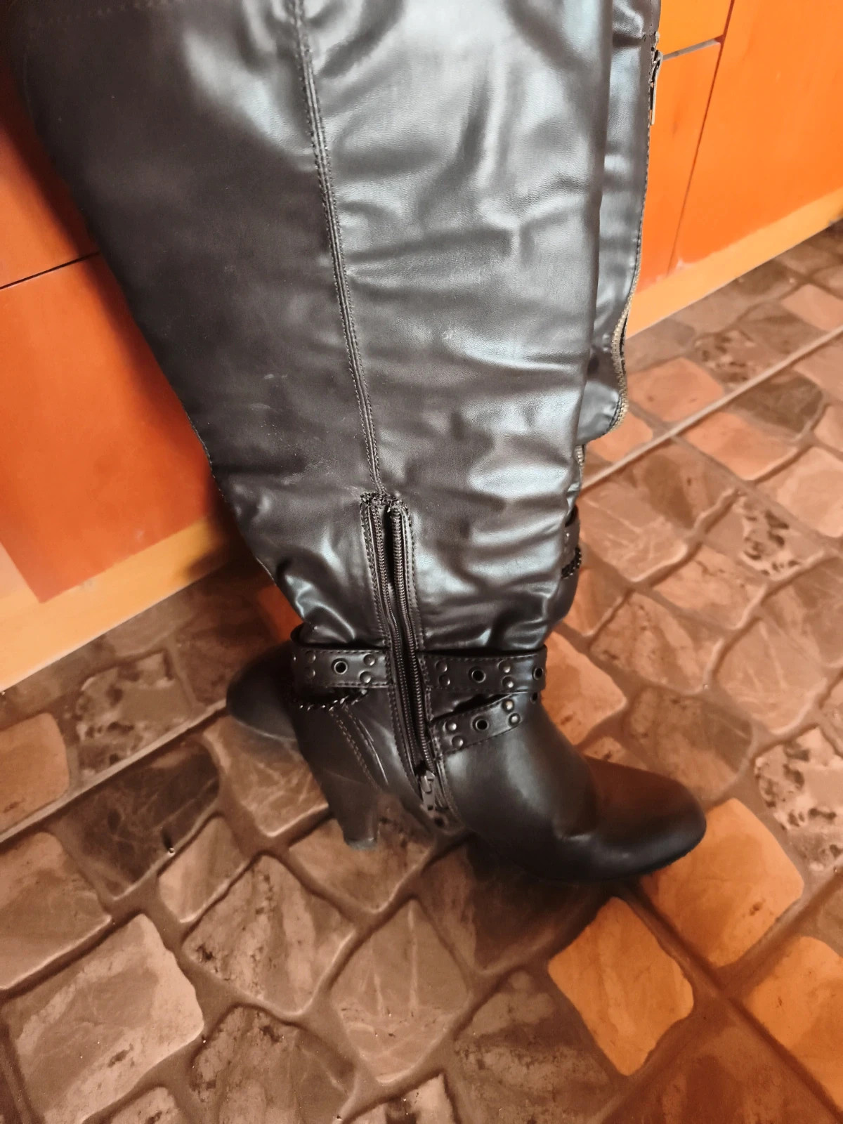 Elegáns divatos csizma 38as női picit magasított 4