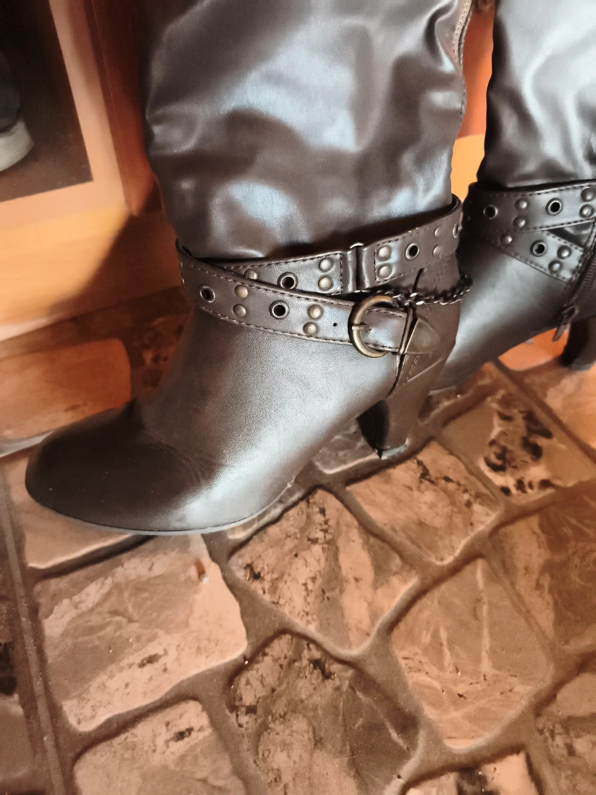 Elegáns divatos csizma 38as női picit magasított 2