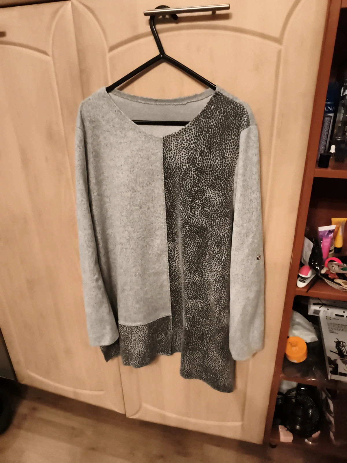 Női hosszú ujjú felső hosszúság 73cm szélesség 57cm 1