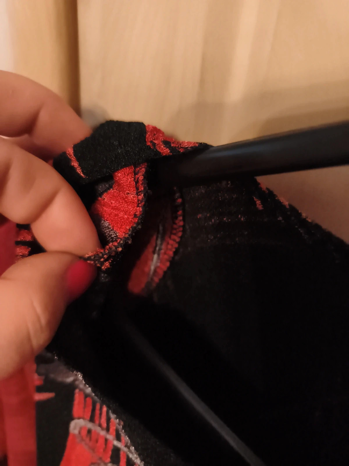 Csinos nőies alkalmi felső válltömitèssel méretek szélesség 63cm hosszúság 69 cm 4