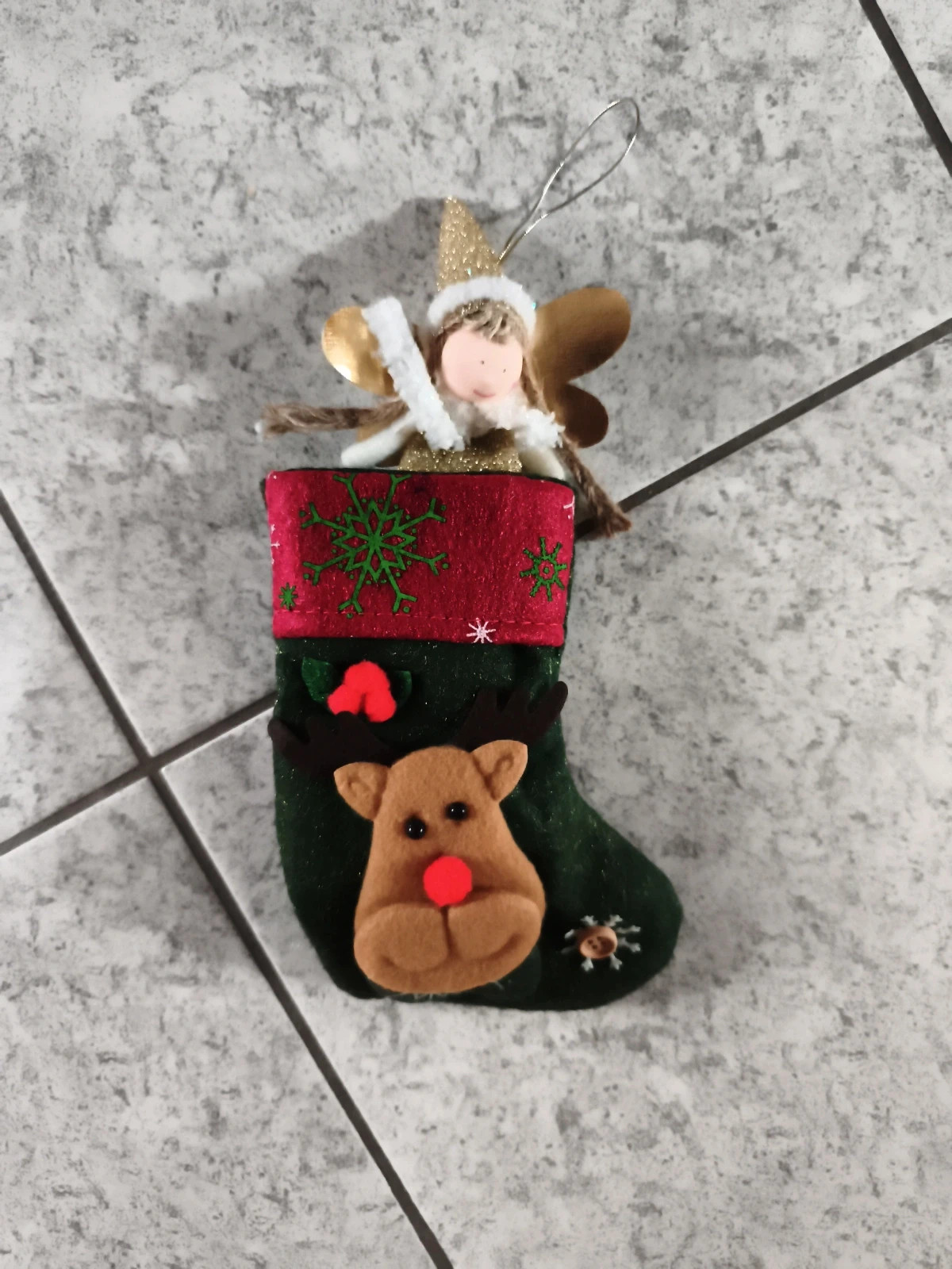 Karácsonyi felakasztható kis dísz 24 cm magas 1