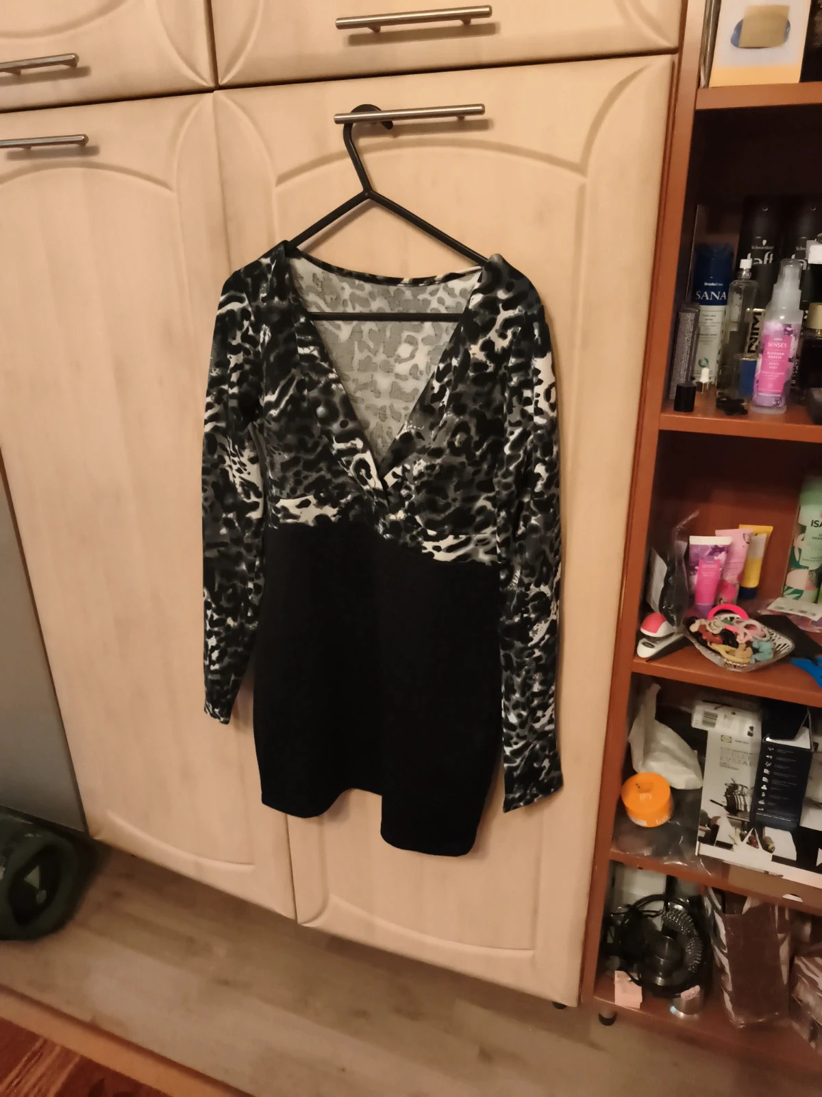 Tigris mintás alkalmi felső csinos L-xl méret dekoltázs kivágott szélesség 44cm hosszúság 76cm 1