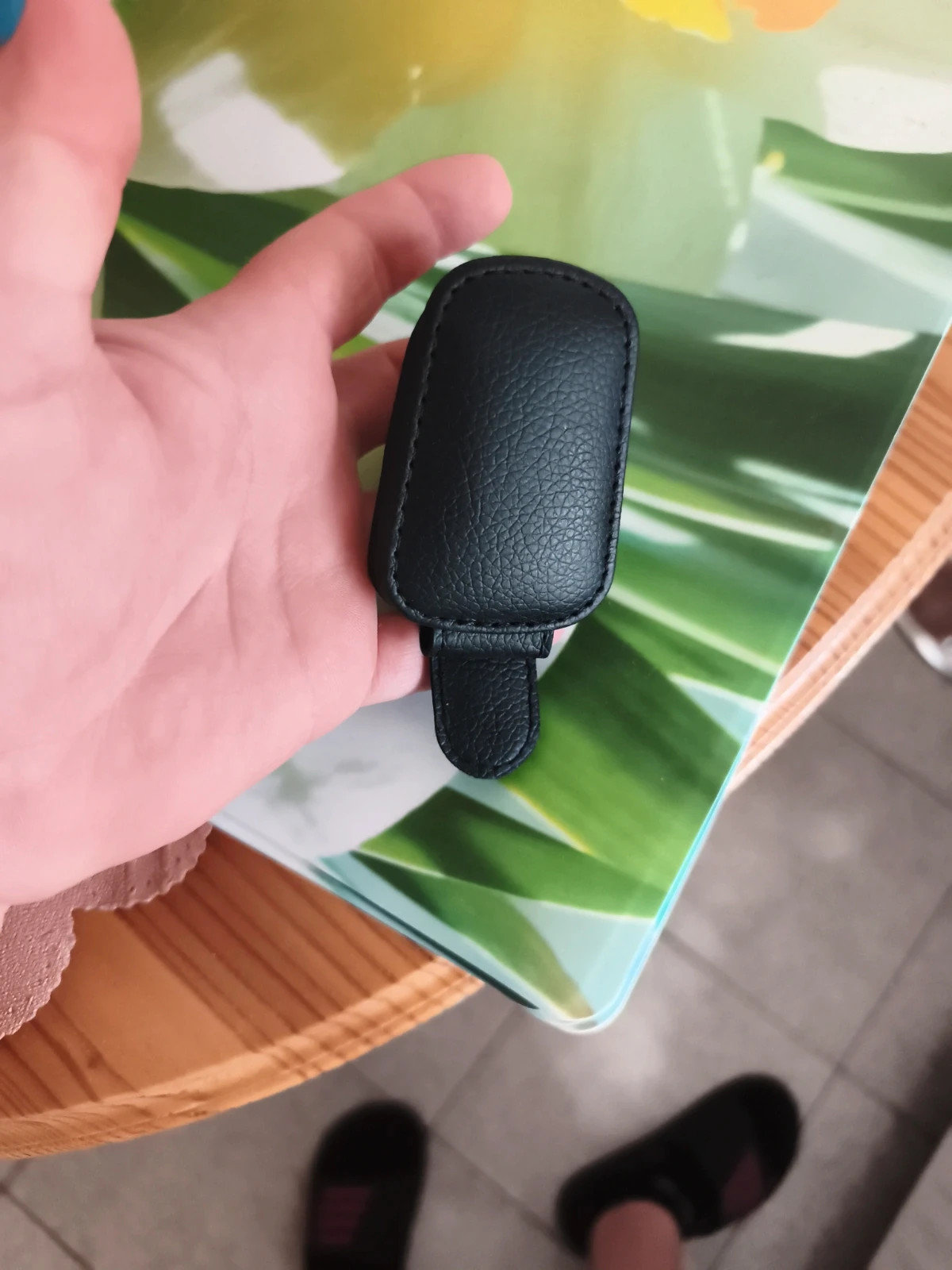 Kocsiba napszemüveg tartó 2