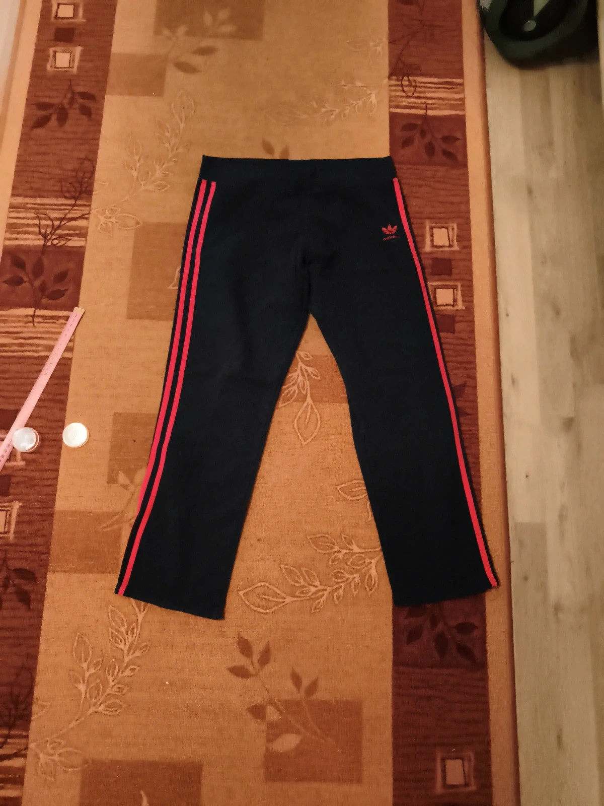 Női L adidas nem eredeti nadrág vékonyabb anyag csípő 38cm hosszúság 84cm 1